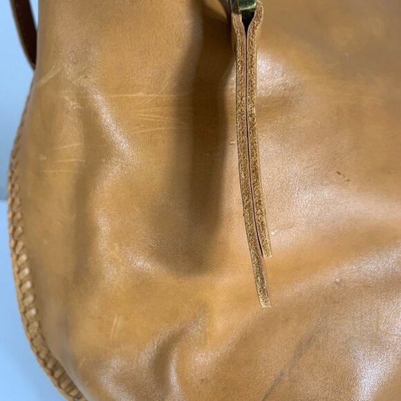 Vintage FOSSIL Camel Tan Leather Drawstring Bucket Shoulder Bag Tassel Charm - Picture 4 of 16